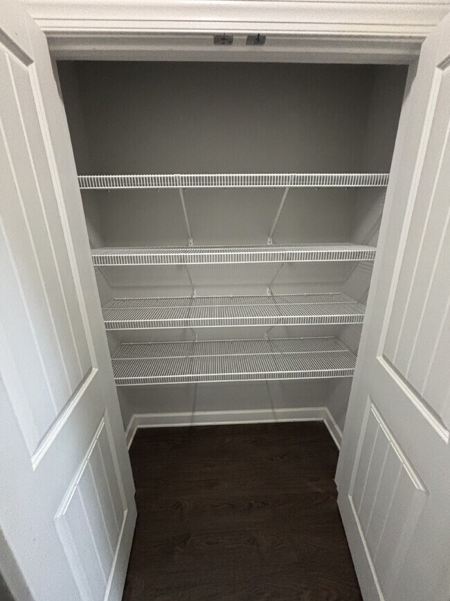 Building Photo - FOR RENT in Dothan, AL!! MOVE IN SPECIAL!!...