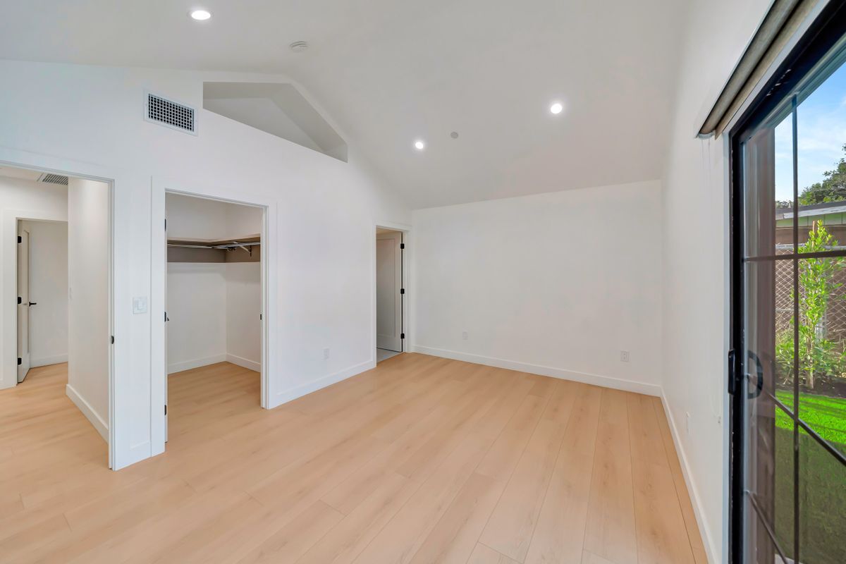 Building Photo - 15741 Valerio St