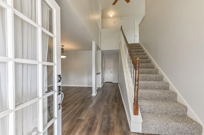 Building Photo - 16606 Burlcreek St