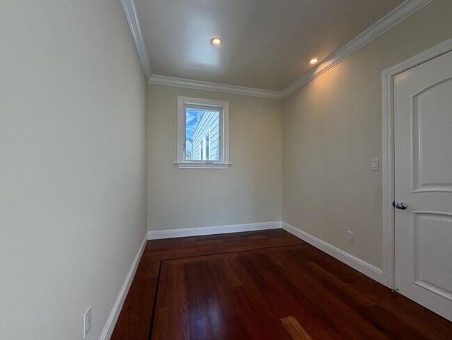 Building Photo - 261C Dolores St