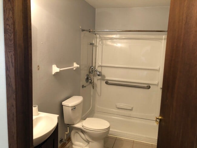 Building Photo - Single Family Home