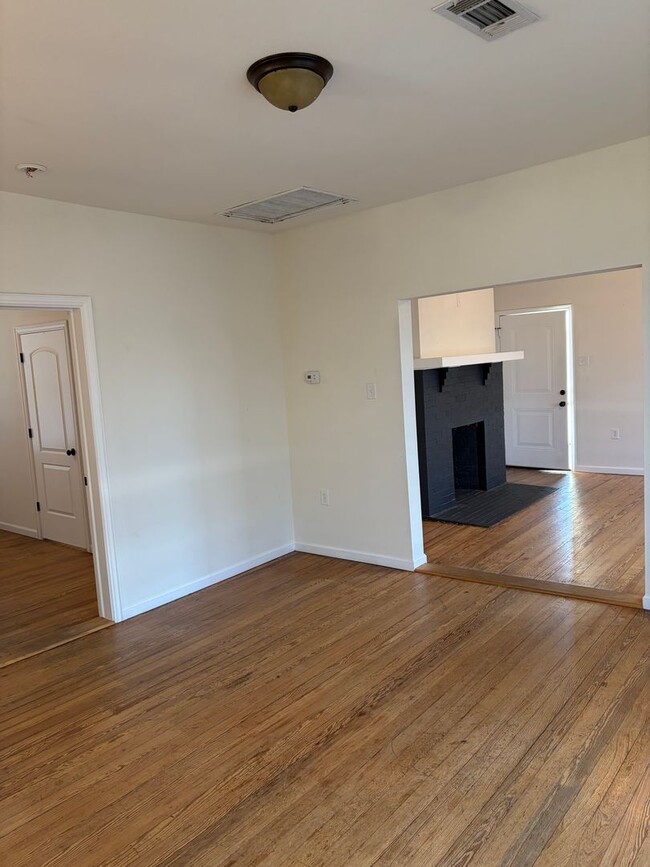 Building Photo - 707 N 19th St