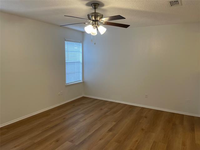 Building Photo - 2014 Bay Oaks Dr
