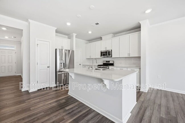 Building Photo - 5038 Kota St