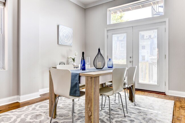 Building Photo - 3 Bed 2.5 Bath - Bloomingdale Condo - 1 Assigned Parking Space