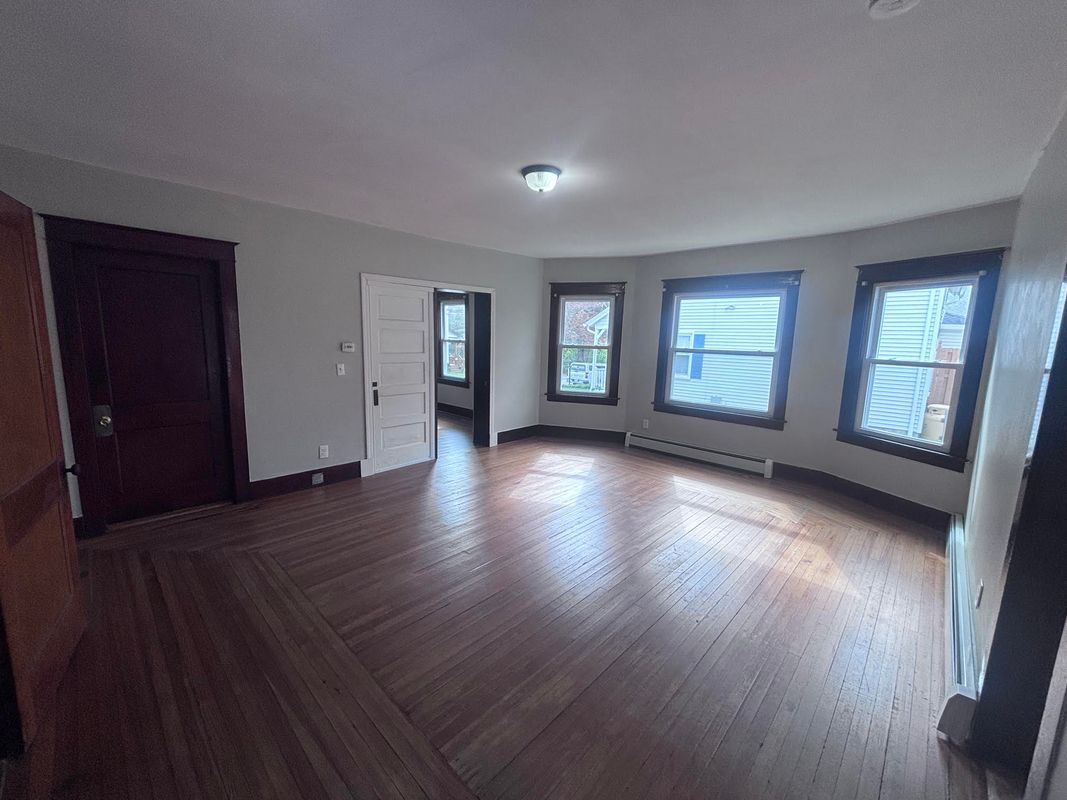Building Photo - 32-34 Linnell Street, Unit #34
