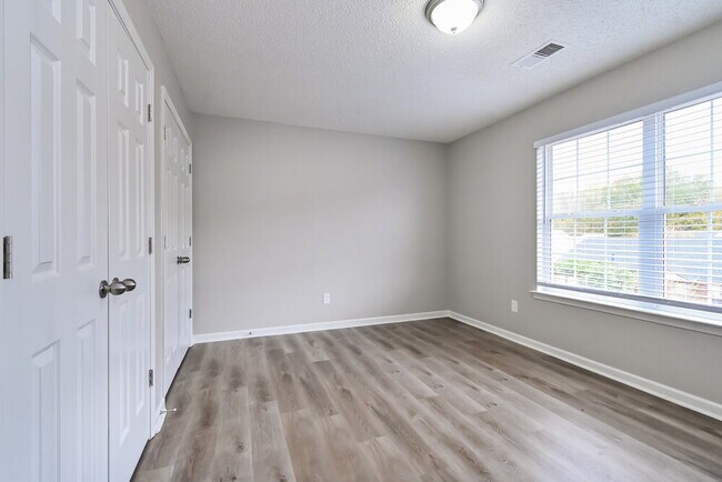 Building Photo - 7412 Hunter's Horn Dr