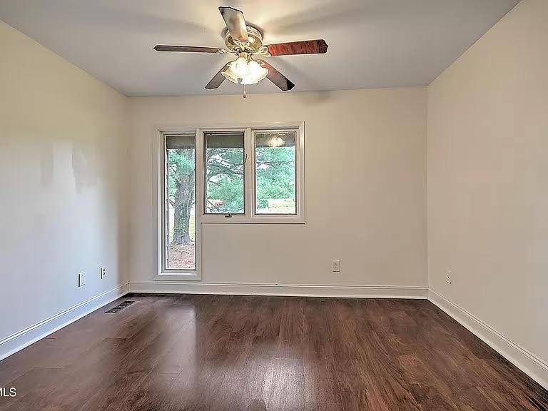 Building Photo - 115 Beechnut St