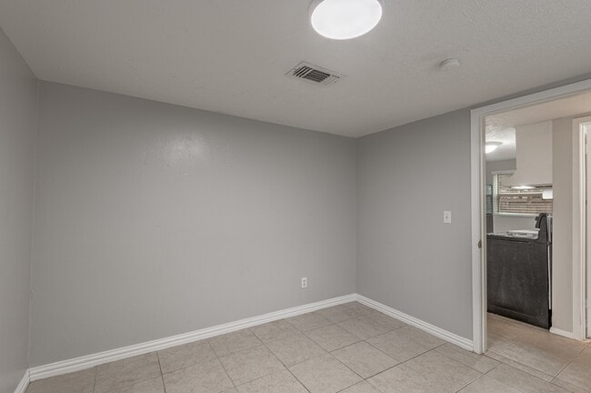 Building Photo - 26620 Primrose Ct