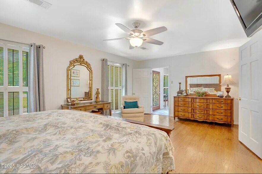 Primary Bedroom - 113 Templeton Dr