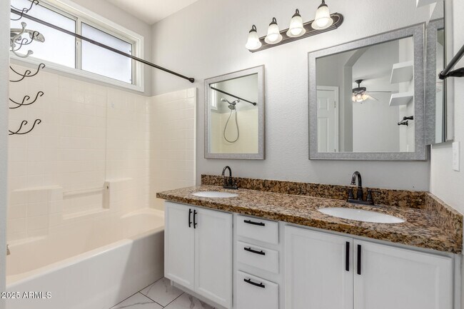 Building Photo - 3704 E Wyatt Way
