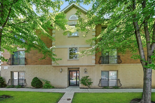 Building Photo - 3423 Ridgeland-301