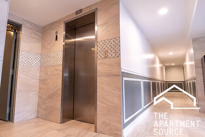 Building Photo - 6011 N Winthrop Ave