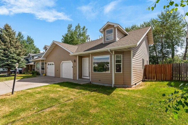 Building Photo - 306 Golden Valley Dr