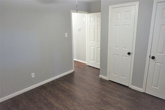 Building Photo - 2727 Tinechester Dr