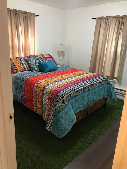 Bedroom - 211 N Lincoln St