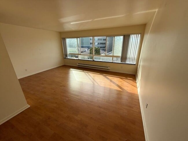 Primary Photo - 5210 Russell Ave NW