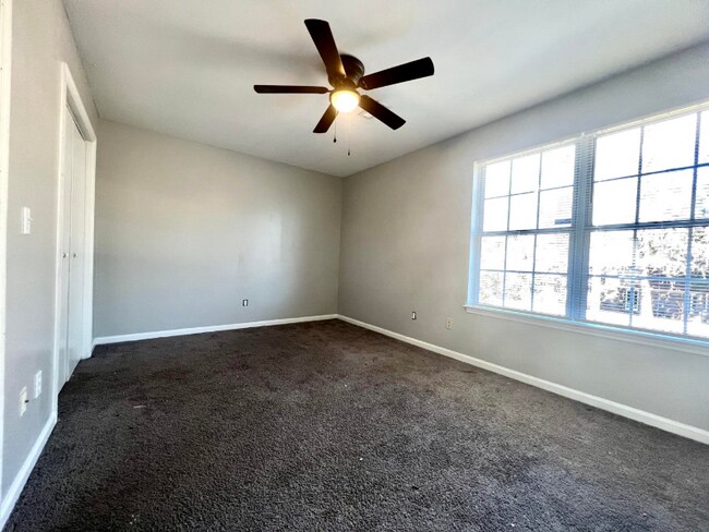 Building Photo - 4062 Cedars Pkwy