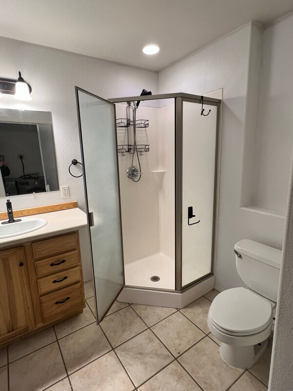 Building Photo - 264 Hawk Rd