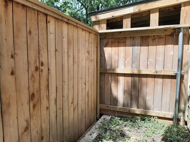Building Photo - 767 Bering Dr