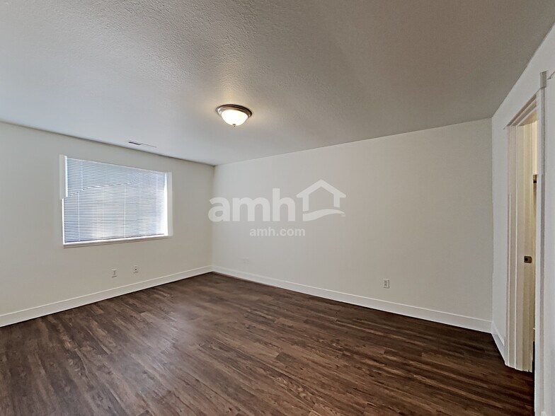 Building Photo - 16961 SW Cashew Way