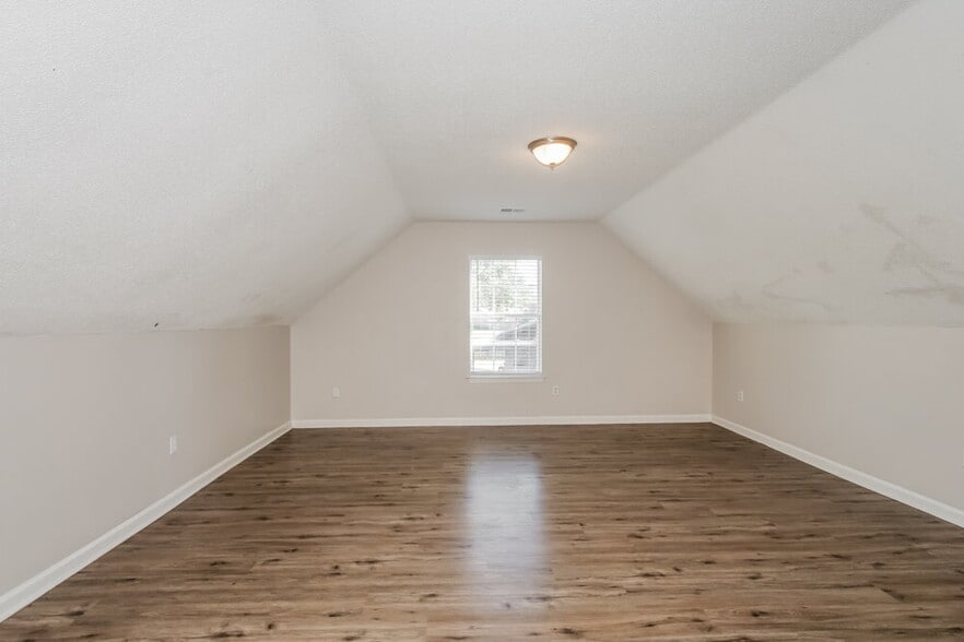 Building Photo - 7362 Stonegate Blvd