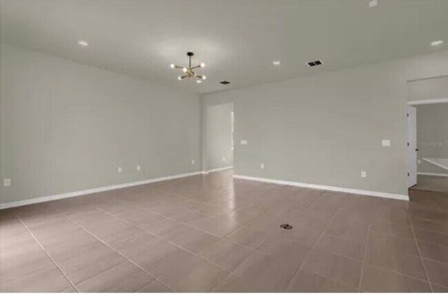 Building Photo - 10266 Pk Ests Ave