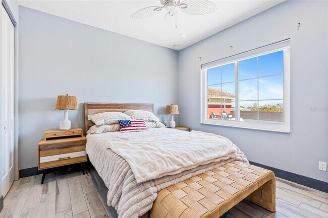 Building Photo - 701 E 3rd Ave