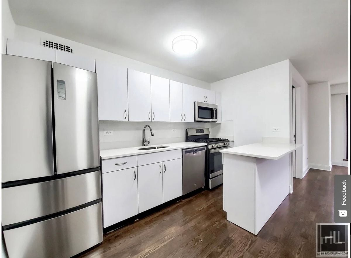 Building Photo - E 16 ST