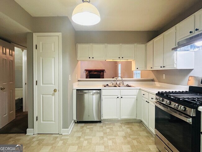 Building Photo - 207 Hillcrest Dr