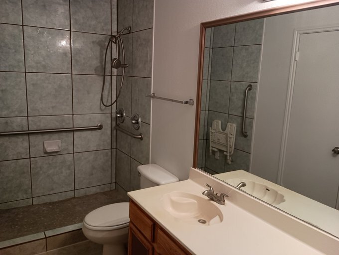 Building Photo - 9627 Dugas Dr