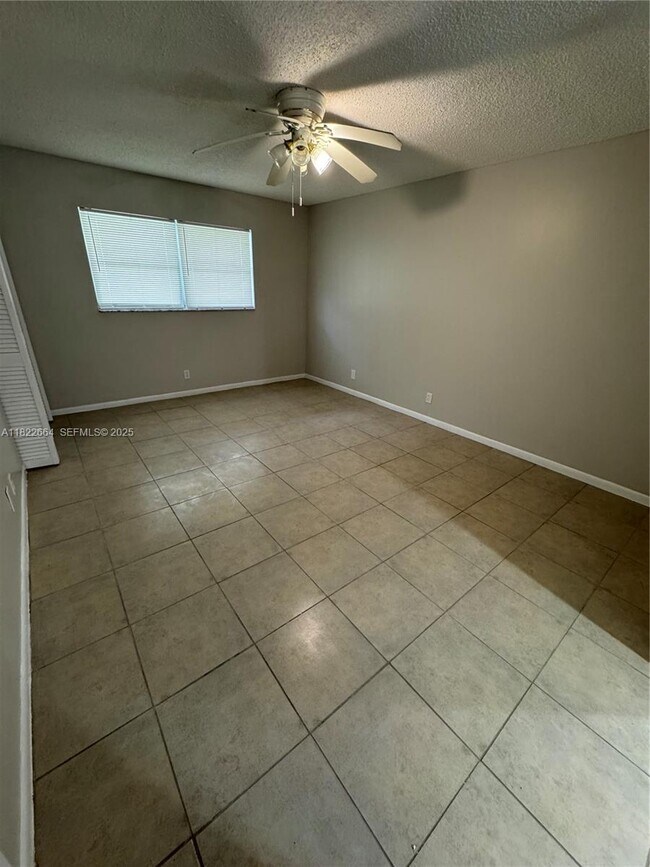 Building Photo - 3360 Spanish Moss Terrace