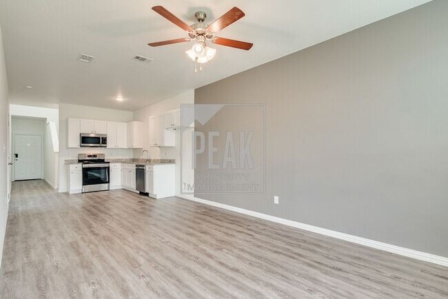 Building Photo - $1630! 3 Bed 2 1/2 Bath home in FORT WORTH!