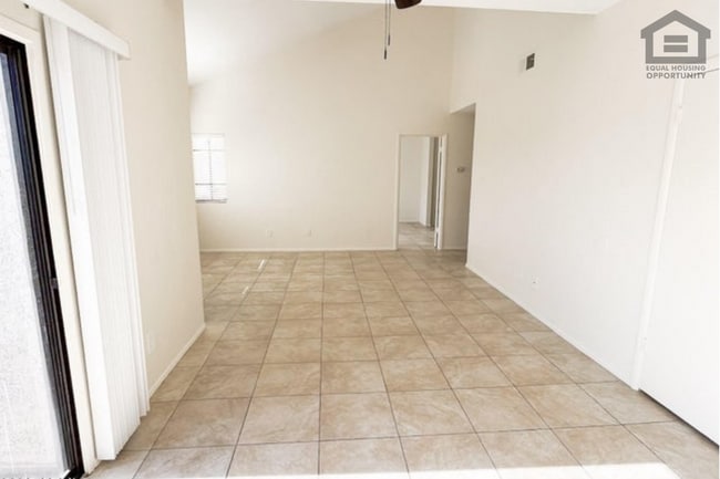 Building Photo - 2Bed/2Bath Apartment at Mesa Dr/Brown Rd! Ready for Immediate Move-In!