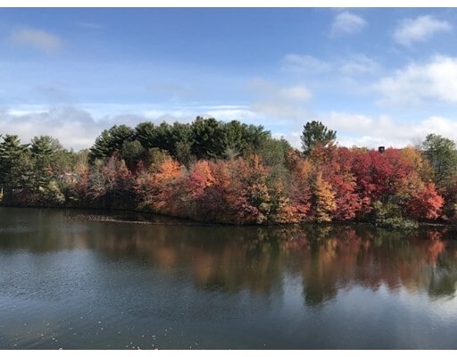 Building Photo - 358 Main St