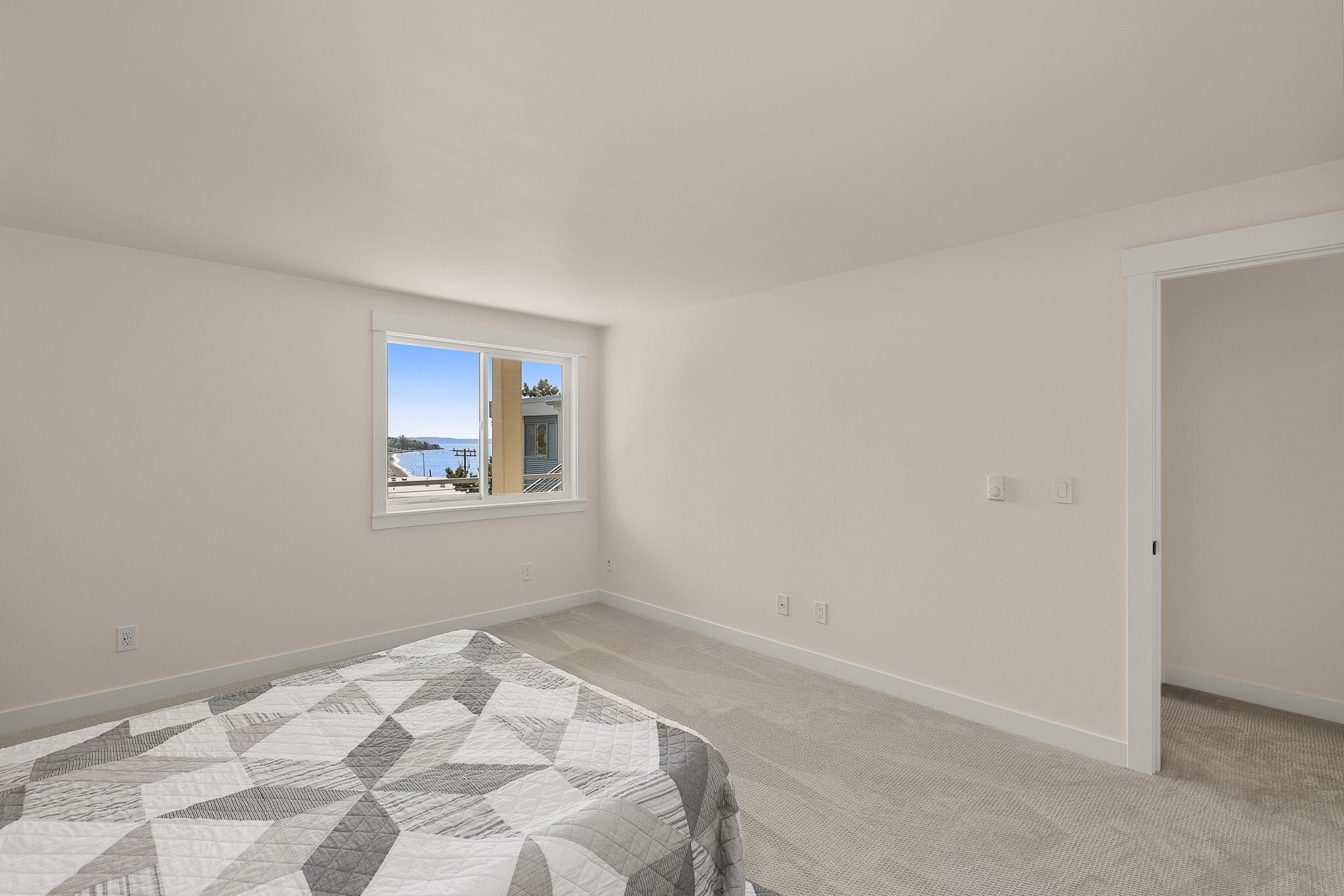 Huge Primary Bedroom - 2200 Alki Ave SW