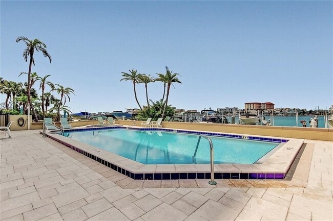 Building Photo - 690 Island Way