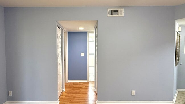 Building Photo - 1532 SE Royal Green Cir