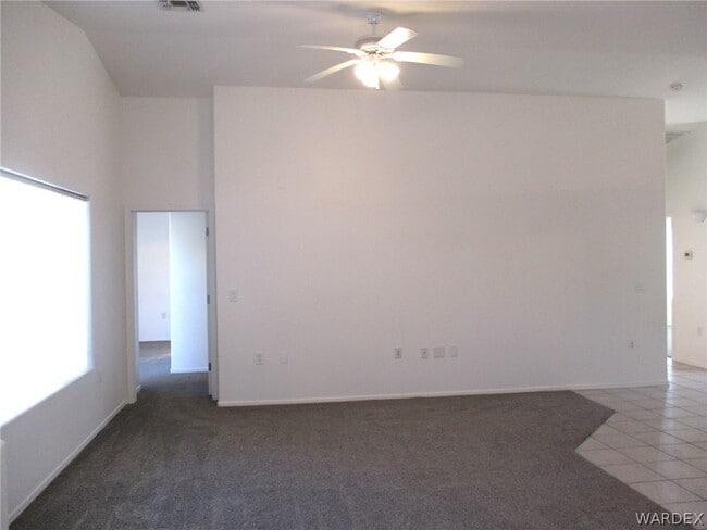 Building Photo - 3870 Coyote Ct