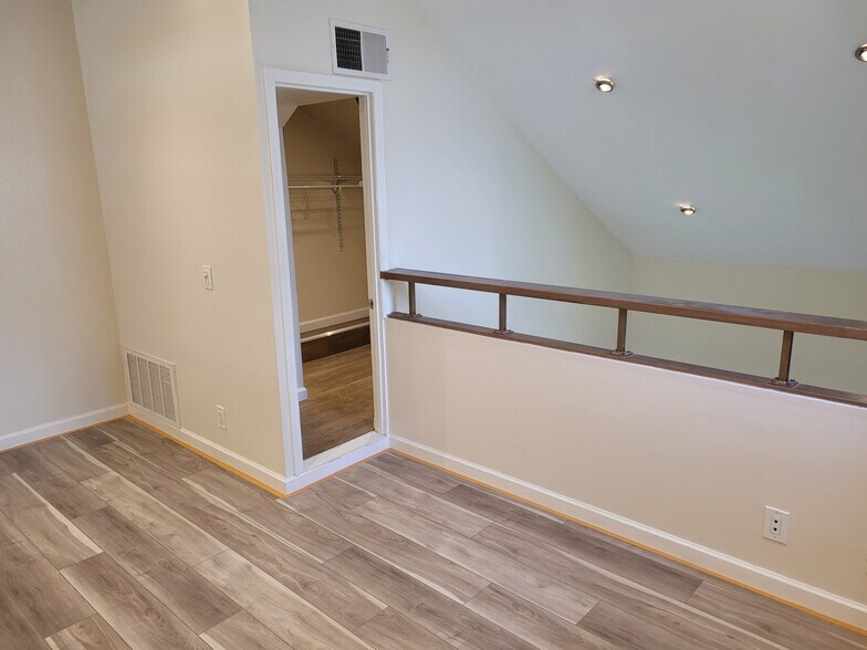 Building Photo - 169 Lemon Grv
