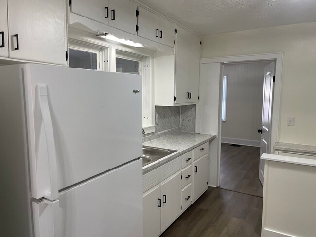 Building Photo - 435 Roan St