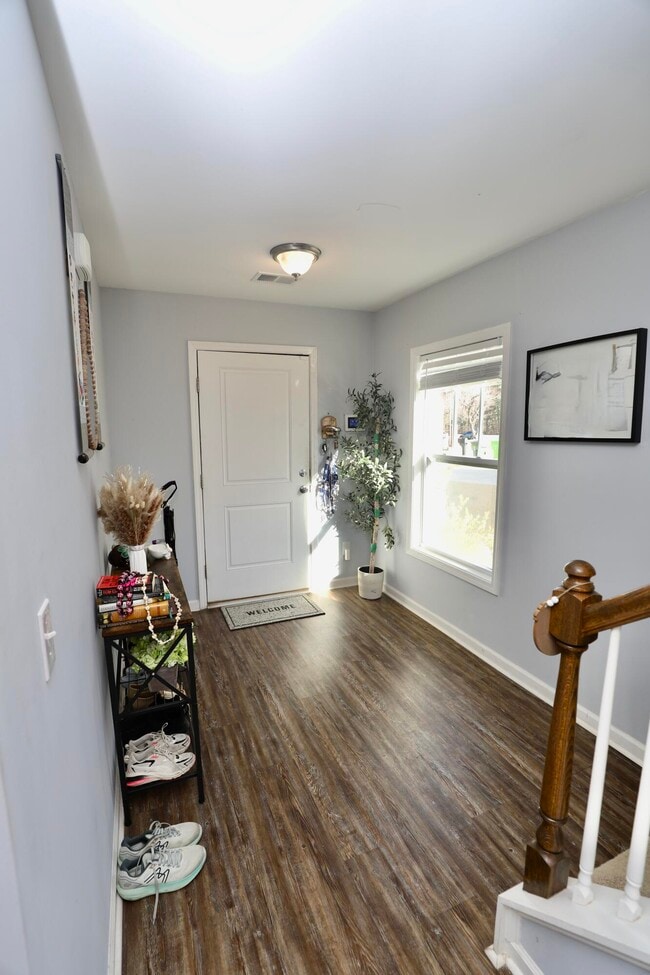 Building Photo - 1009 Providence Plantation Dr