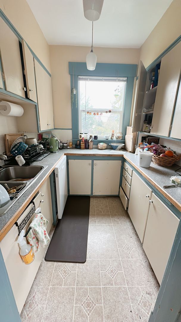 Building Photo - PRELEASE:  4+bdrm/1bath near WWU + Sehome Hill