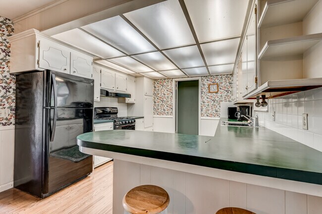 kitchen - 27 Summit Cir