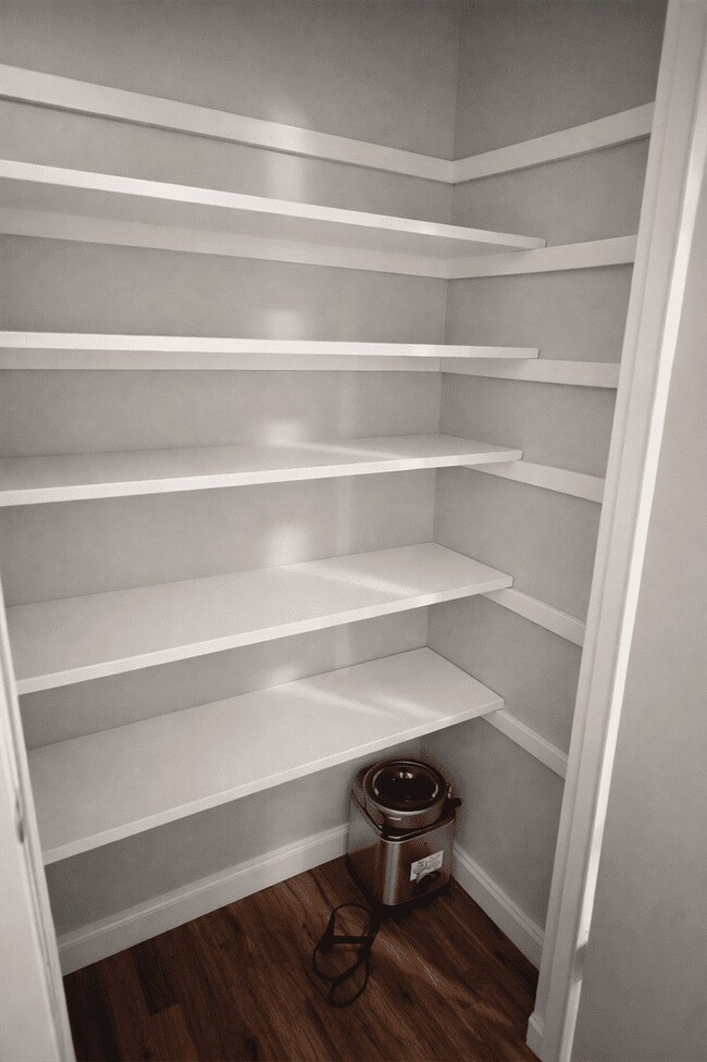 Building Photo - 511 W Cleveland St