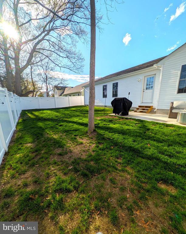 Building Photo - 1508 Hopkins Ave