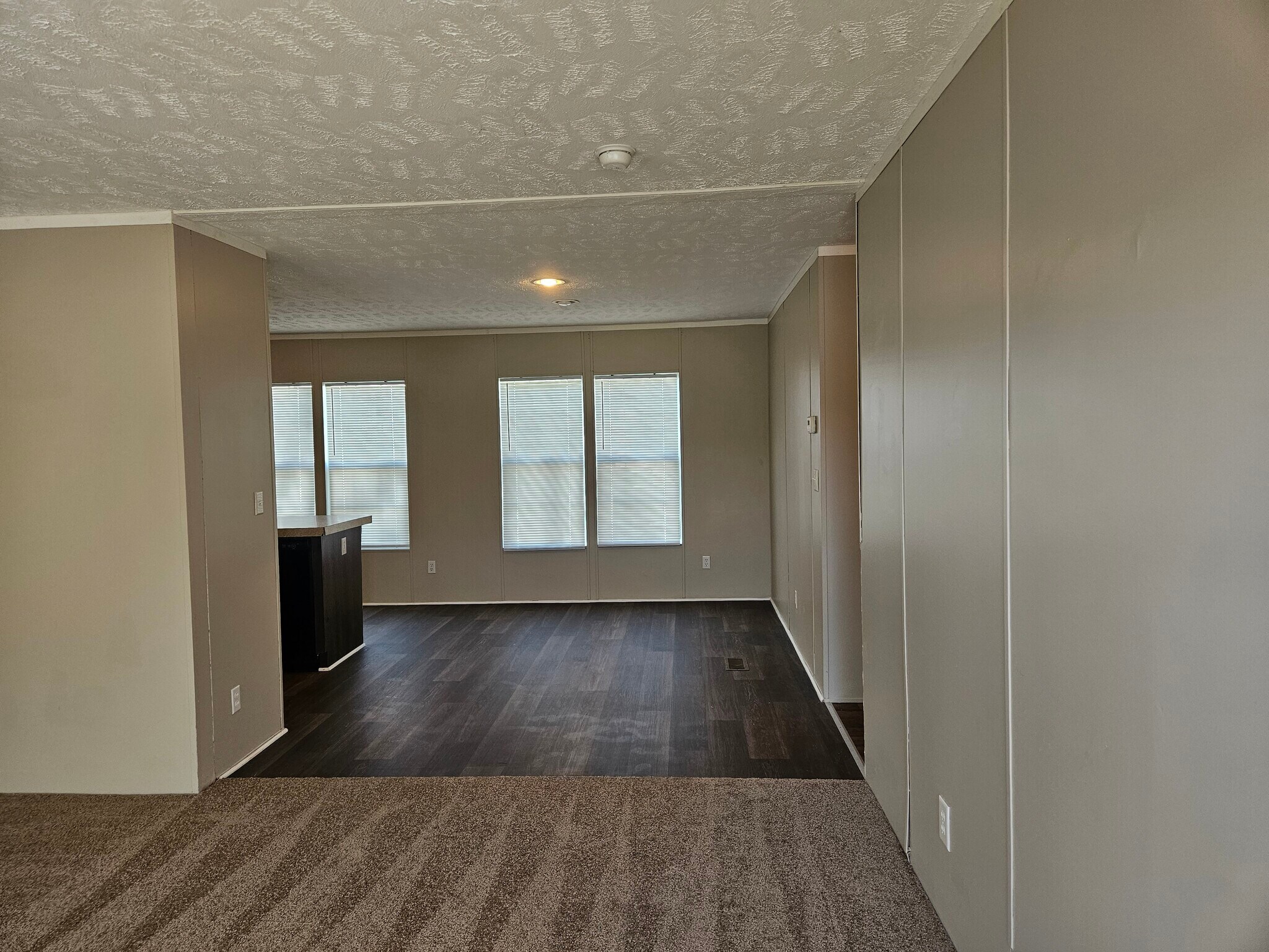 Building Photo - 61 Lynnwood Cir