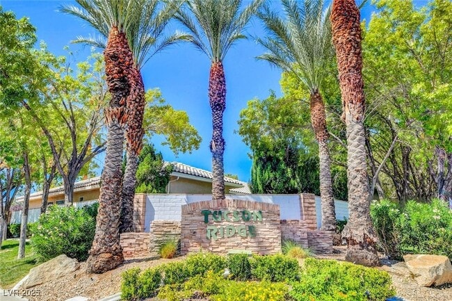 Building Photo - 4683 Clay Peak Dr