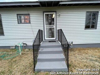 Building Photo - 215 Edna-