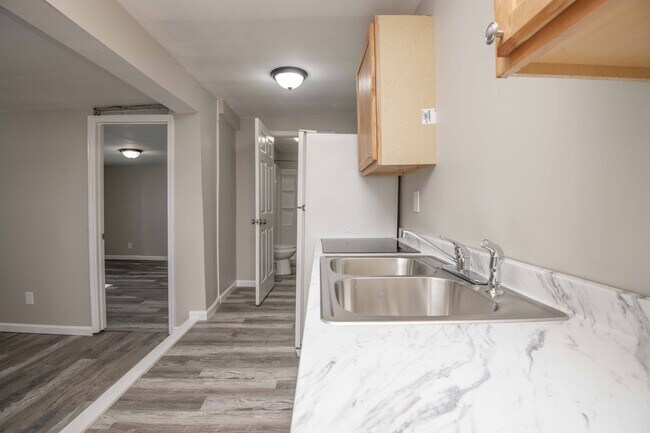 Building Photo - 912 Hotel Ave